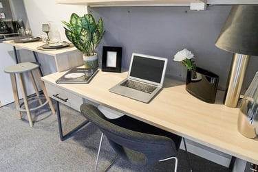 1 bed studio, West Street, Devonshire Green, Sheffield, S14FD - Image 1